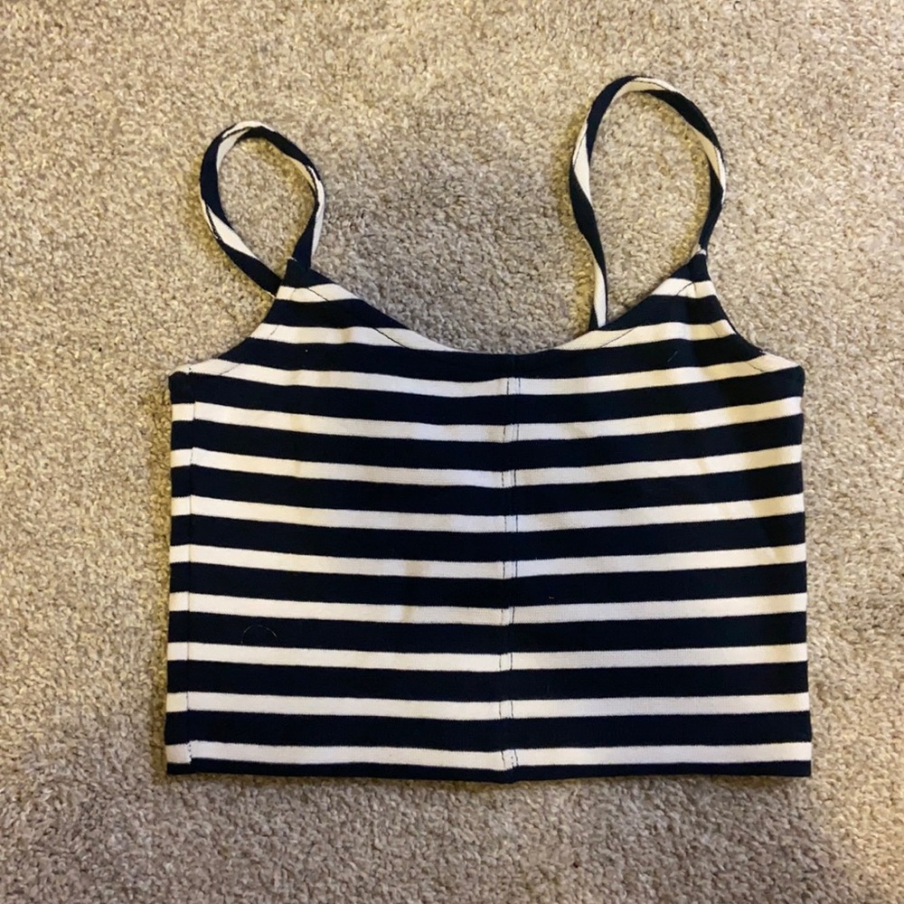 TOPSHOP Crop Top